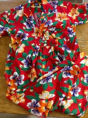 GAP Red Floral Hawaiian Button-Front Shirt and High Rise Pants Set *spot
